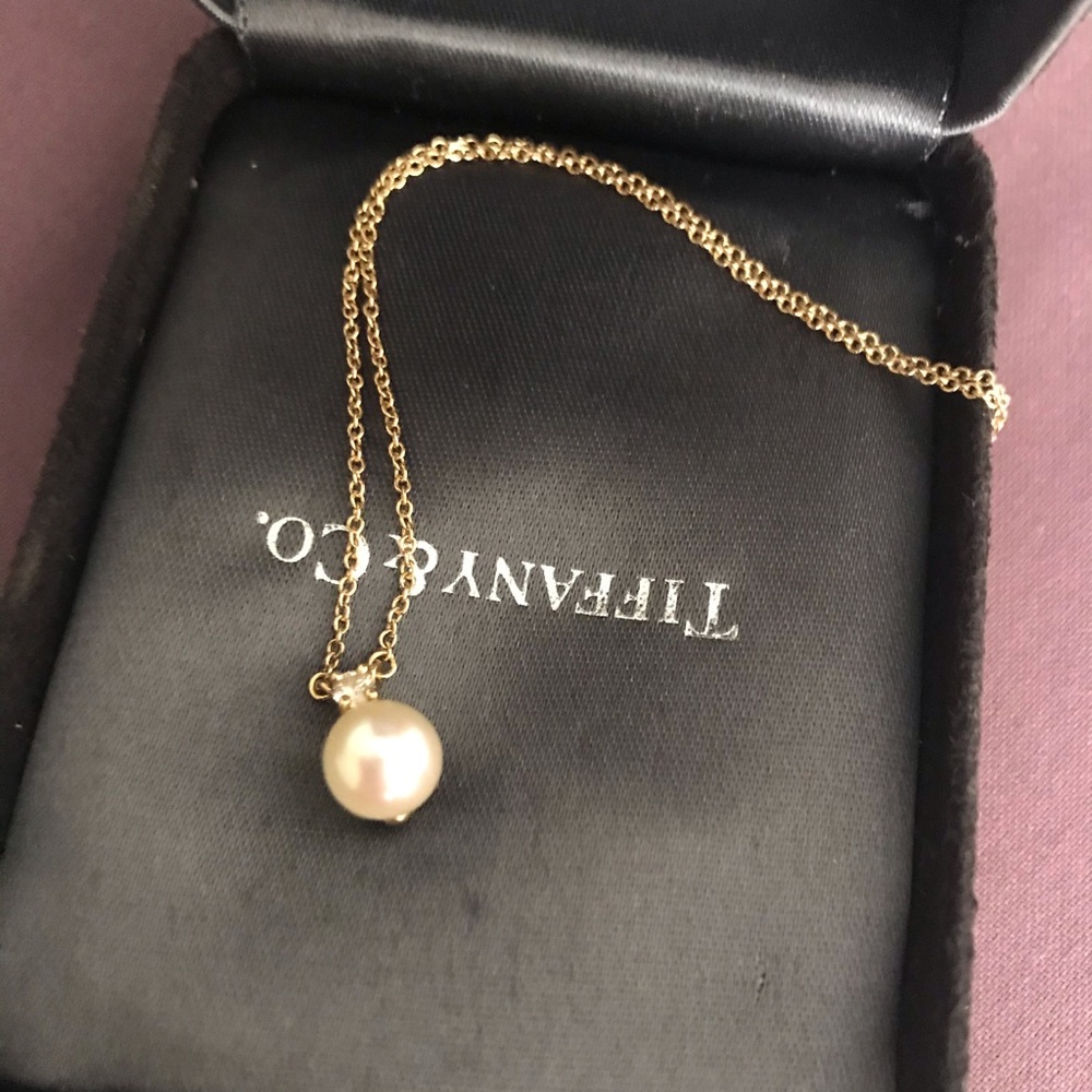 18k Gold Tiffany Pearl Diamond Necklace